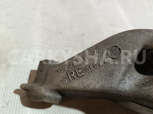 Кронштейн двигателя правый Mercedes-Benz S-klasse 