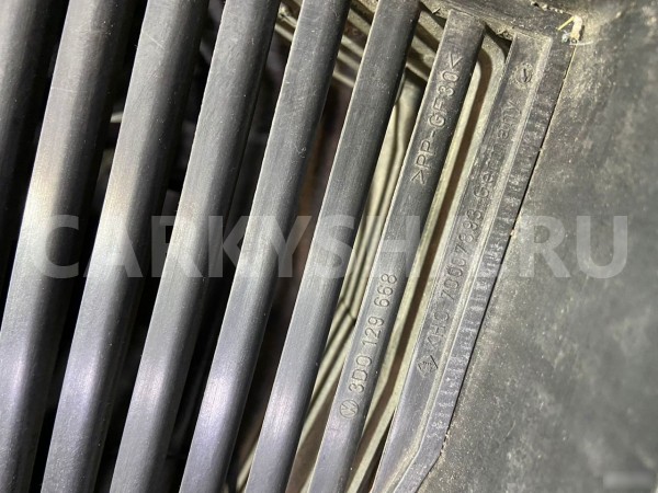 Корпус воздушного фильтра левый Volkswagen Phaeton Volkswagen Phaeton оригинальный номер 3D0128601