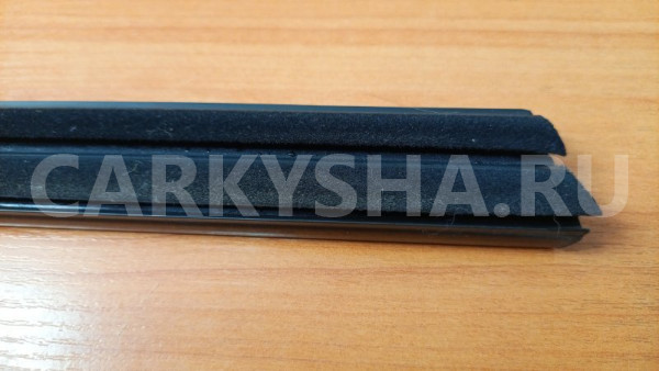 Уплотнитель стекла двери (бархотка внутренняя) Mitsubishi i оригинальный номер MR487148