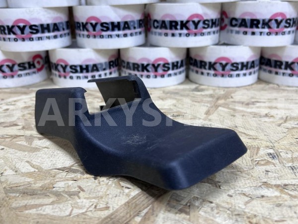 Заглушка крепления сиденья Toyota Highlander II (U40) оригинальный номер 72158-48090-C0