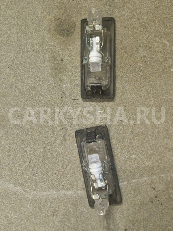 Подсветка номерного знака Volkswagen 5N0943021B Volkswagen Polo оригинальный номер 5N0943021B