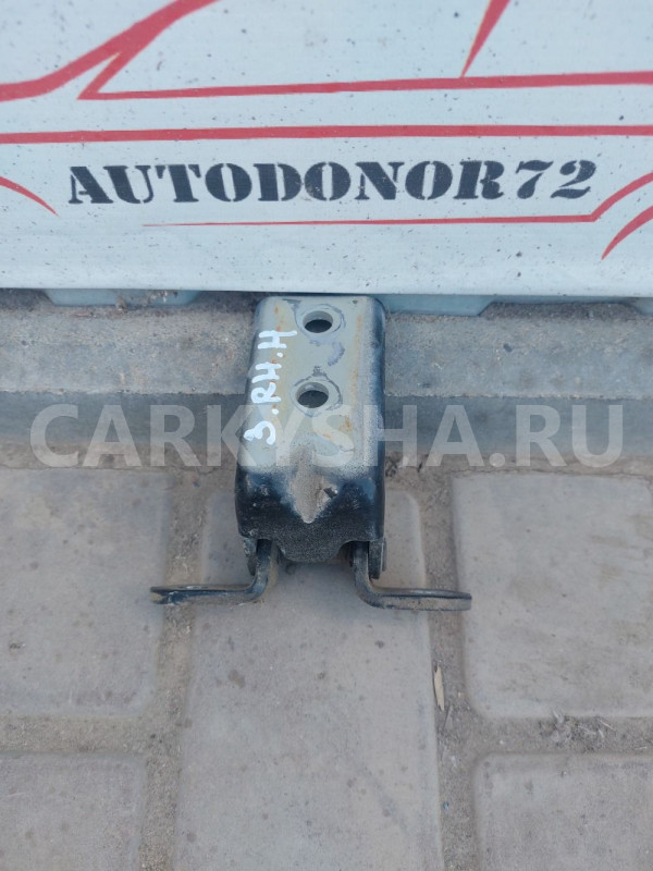 Петля двери задней правой нижняя Hyundai Getz Hyundai Getz оригинальный номер 793601C000