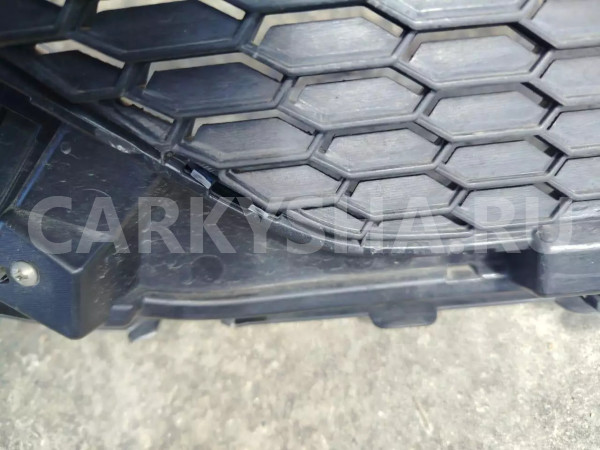 Решетка радиатора Nissan Note 