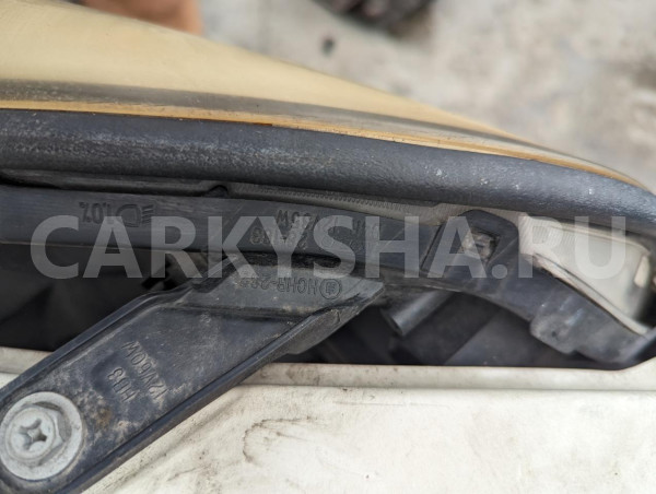 Ноускат Toyota Voxy оригинальный номер 52119-28B20-A0