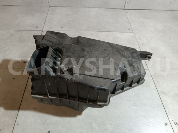 Корпус воздушного фильтра Nissan Cefiro оригинальный номер 165002Y001
