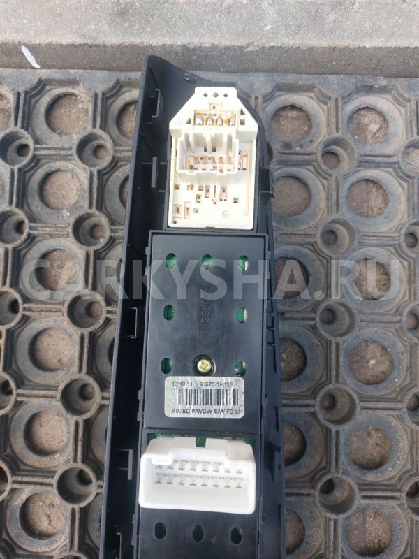 Блок управления стеклоподъемниками Kia Ceed ED Kia Cee'd оригинальный номер 935701H120EQ