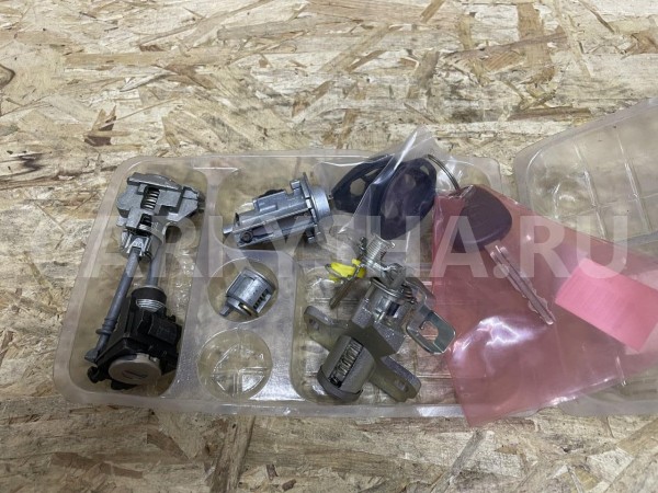 Комплект личинок с ключами Toyota Camry VI (XV40) оригинальный номер 69005-33С40