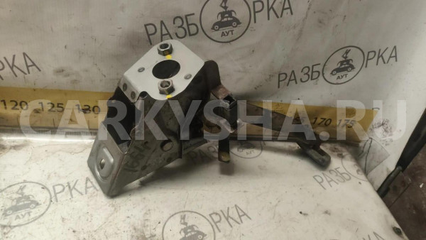 Педаль сцепления на Nissan Almera Classic B10 Nissan Almera Classic оригинальный номер 4654095F0A