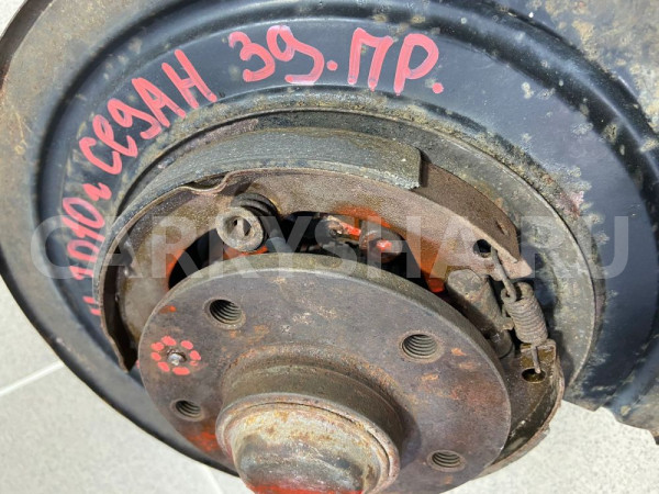 Кулак задний правый Chery M11 2010 г Chery M11 (A3) оригинальный номер dr05w1