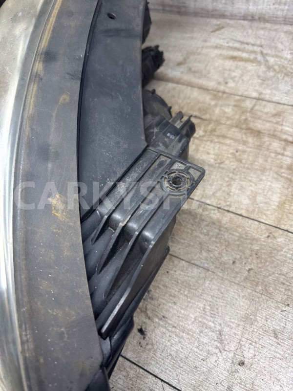 Фара правая Hyundai IX35 1 2010-2013 Hyundai ix35 оригинальный номер 921022Y000