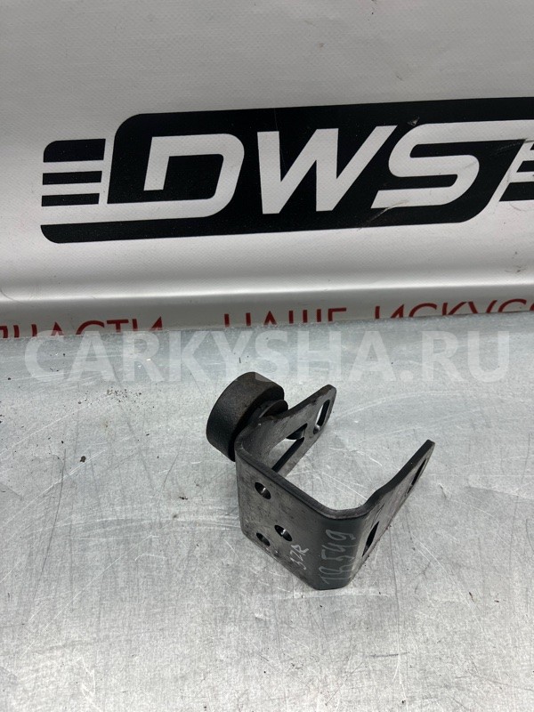 Кронштейн двигателя Toyota Avensis 