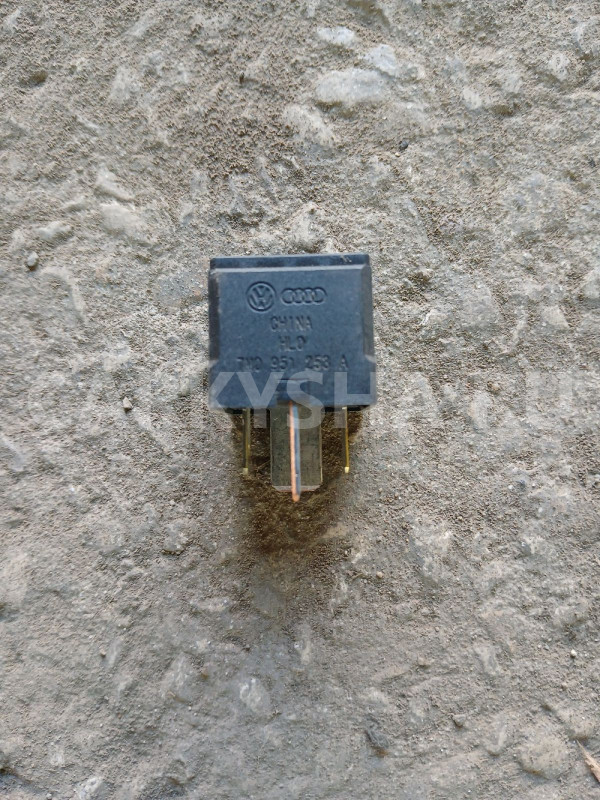 Реле VAG №100 7M0951253A Volkswagen Polo оригинальный номер 7M0951253A
