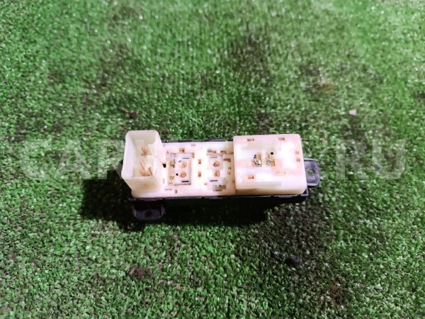 Кнопка стеклоподъемника переднего правого Ssang Yong Rexton 