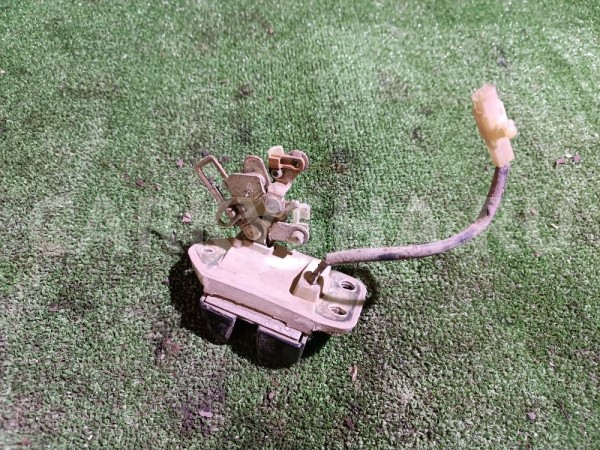 Замок крышки багажника Suzuki Cultus 