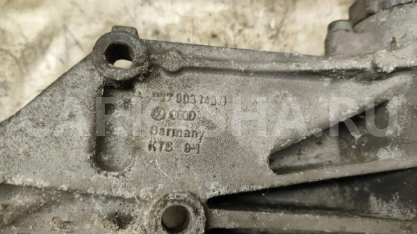 Кронштейн компрессора кондиционера  Passat B4 2E Volkswagen Passat 