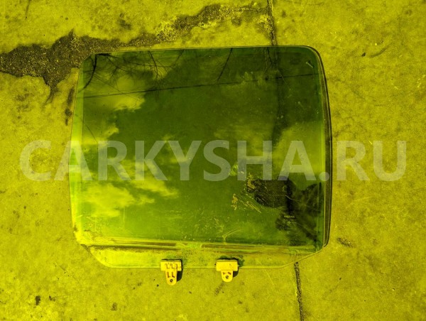 Стекло двери Nissan Datsun 
