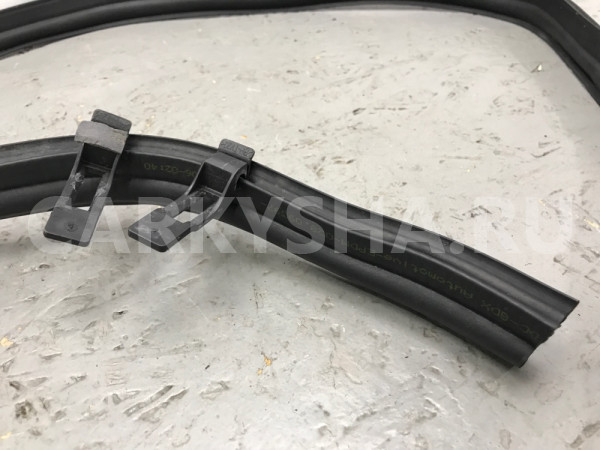 Уплотнение капота переднее Mercedes-Benz E-280 Mercedes-Benz E-klasse 
