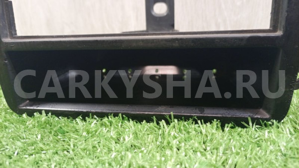 Ящик передней консоли Volkswagen Polo 2013 Volkswagen Polo оригинальный номер 1K0857058A