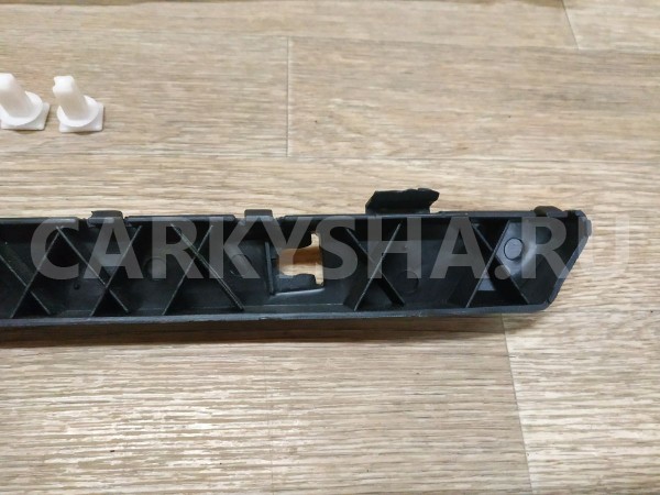 Направляющая заднего бампера правая Hyundai Solaris 