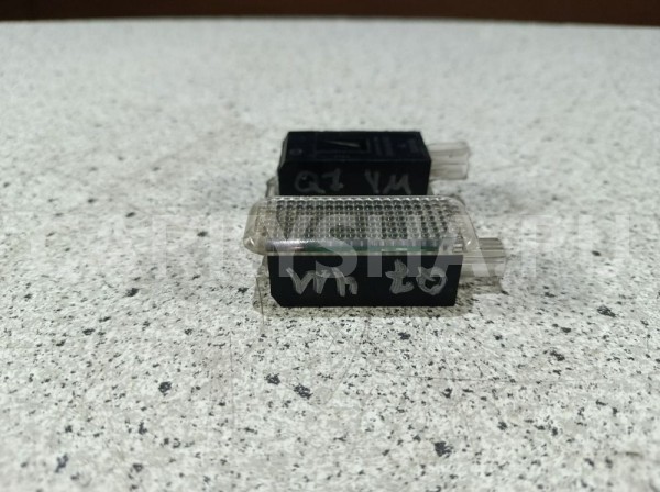 Фонарь подсветки двери Audi Q7 4M (2015—2020) Audi Q7 оригинальный номер 4e0947415