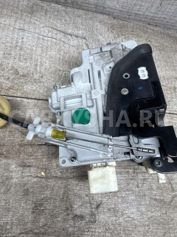Замок двери передней правой VW Touareg NF Volkswagen Touareg оригинальный номер 8j1837016b