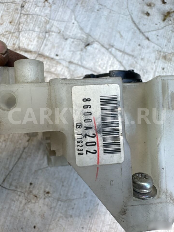 Кронштейн подрулевой Mitsubishi Lancer 10 Mitsubishi Lancer оригинальный номер 8600a202