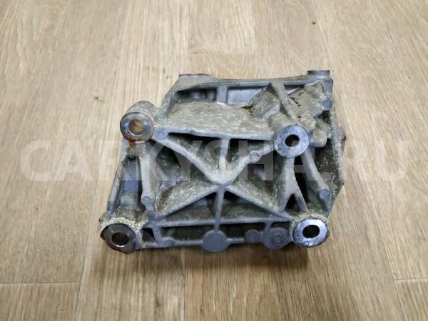 Кронштейн топливного фильтра Land Rover Freelander 