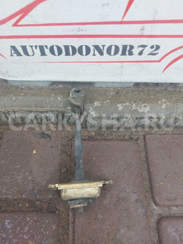 Ограничитель двери передней правой Hyundai Getz Hyundai Getz оригинальный номер 793901C000