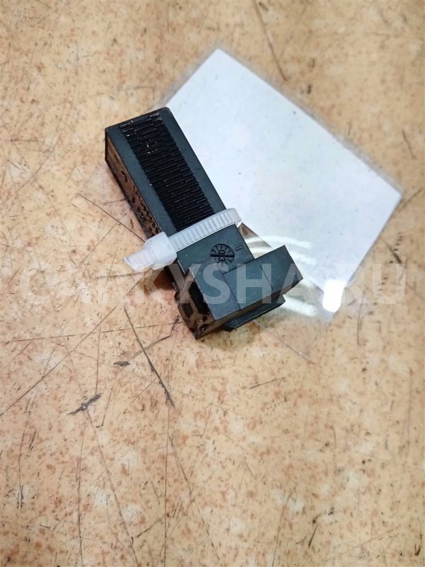 Название детали Выключатель стоп-сигнала Модель BMW X3 E83 BMW X3 оригинальный номер 6928031