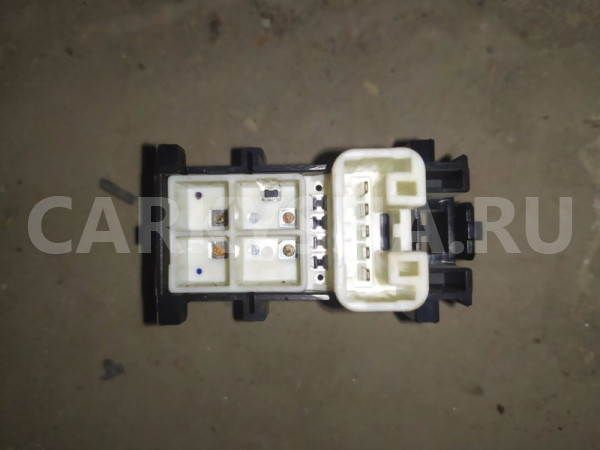 Кнопка стеклоподъемника Toyota Auris ZRE151 1ZR-FE 1.6 2009 (б/у) Toyota Auris оригинальный номер 8481052030