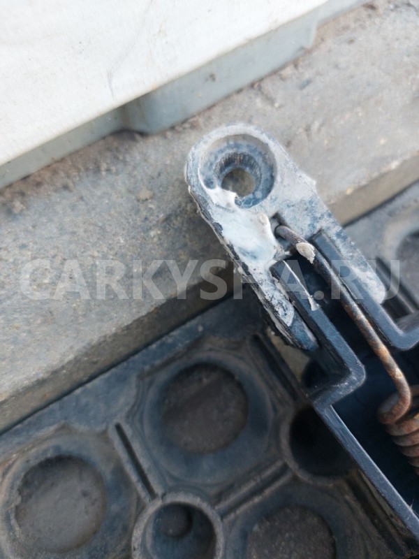 Поводок стеклоочистителя заднего  Kia Ceed ED Kia Cee'd оригинальный номер 988111H000