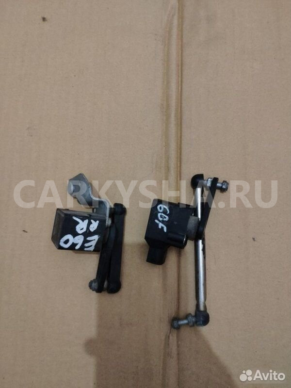 Датчик уровня кузова наклона фар BMW 5 E60 M54B30 BMW 5er оригинальный номер 37 14 6 784 696