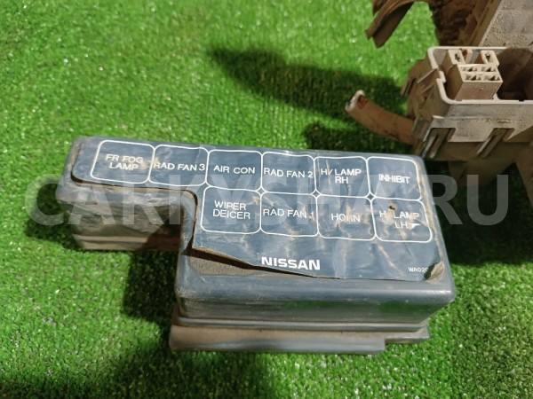Блок предохранителей подкапотный Nissan Avenir 