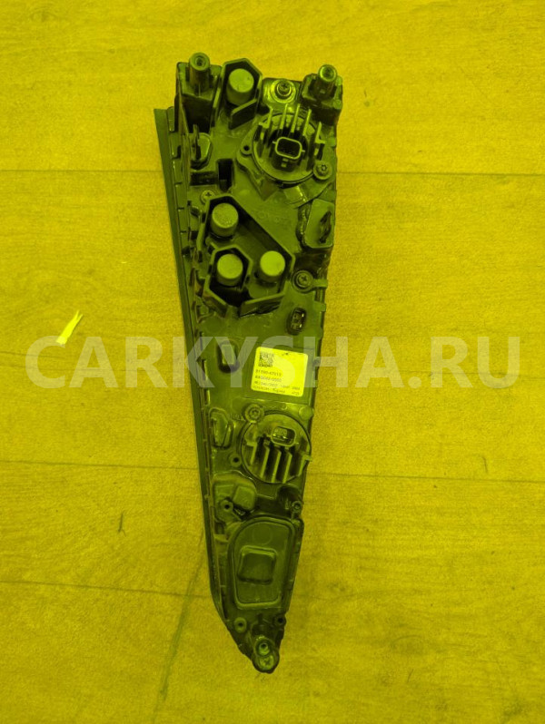 Фонарь задний Toyota Prius оригинальный номер 8122047030