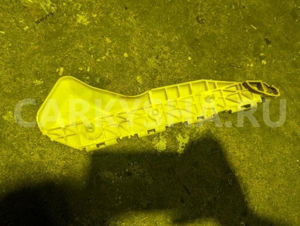 Крепление бампера Toyota Ractis 