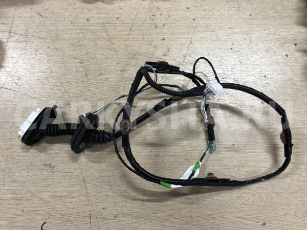 Проводка двери задняя правая Toyota Camry VIII (XV70) Рестайлинг – седан оригинальный номер 82153-33490