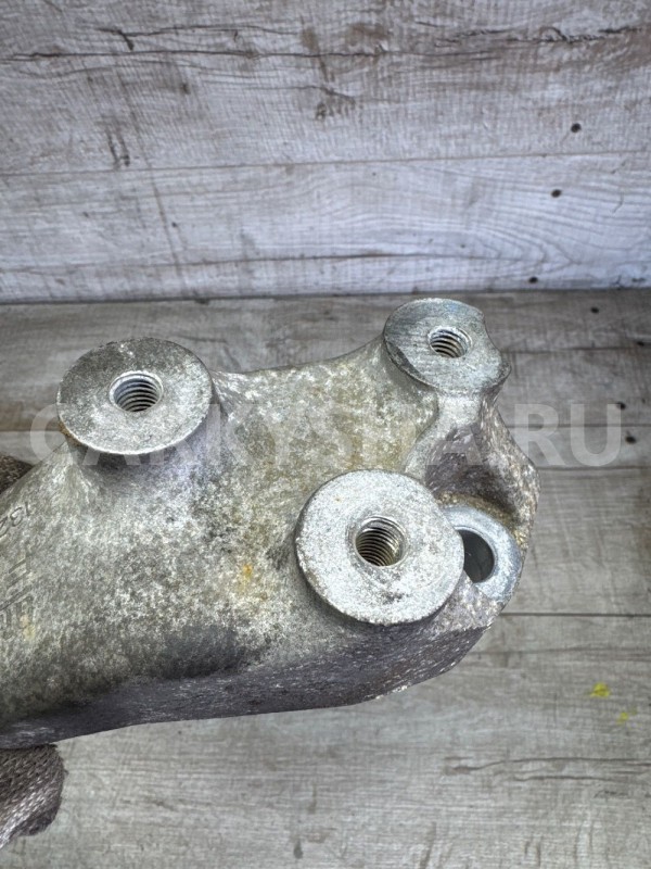 Кронштейн мкпп левый Opel Astra J Opel Astra оригинальный номер 13248569