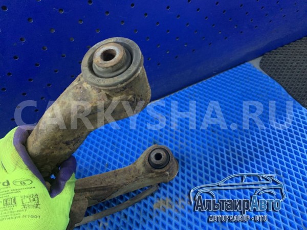 Рычаг задний верхний правый Mitsubishi Pajero/Mont Mitsubishi i оригинальный номер MR508132