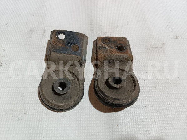Кронштейн радиатора Mitsubishi Diamante оригинальный номер MR161290
