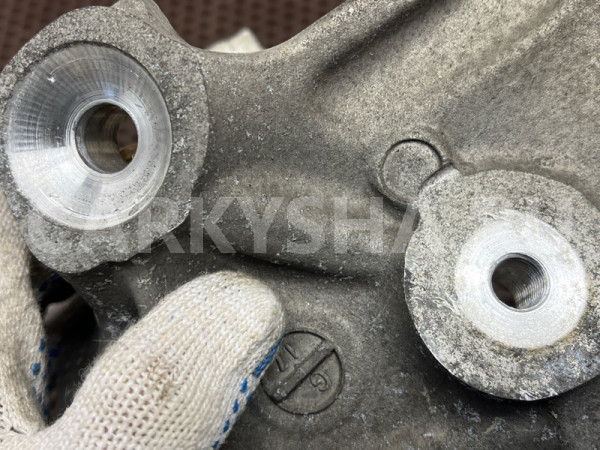 Кулак BMW X5 оригинальный номер 33 32 6 879 102, 33 32 6 879 102, 33326879102, 6879102