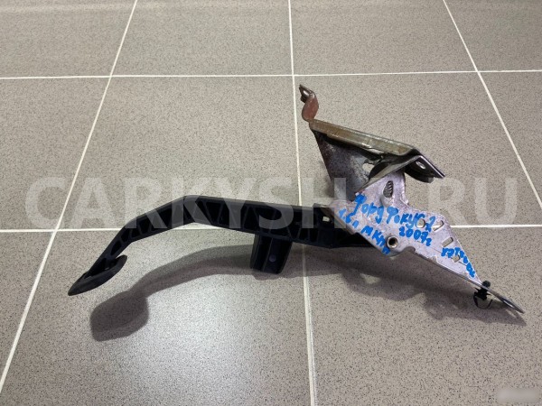 Педаль сцепления Ford Focus 2 2007 г Ford Focus оригинальный номер 4M517B633AN