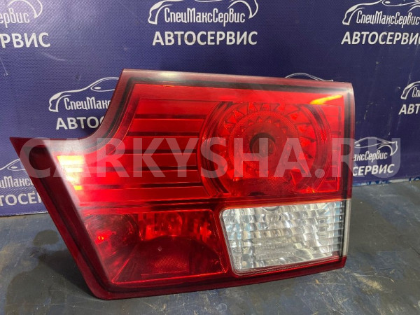 Задний внутренний фонарь правый SsangYong Kyron 2 Ssang Yong Kyron оригинальный номер 8360409150