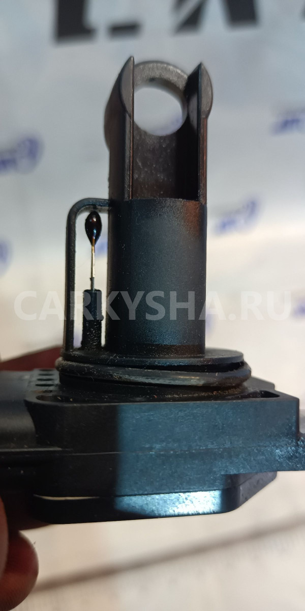 Расходомер воздушный на Toyota Avensis 2 Toyota Corolla оригинальный номер 22204-0J010