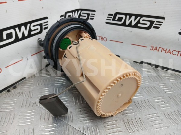 Насос топливный Toyota Avensis 