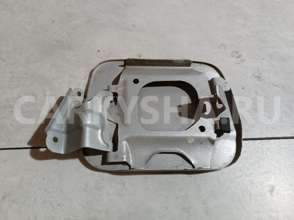 Лючок бензобака Mazda 2 оригинальный номер D20142410