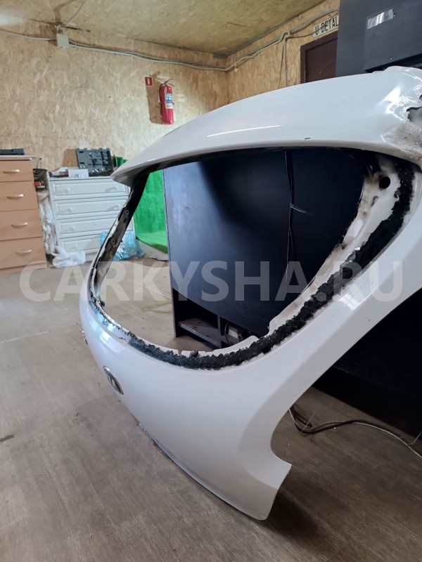 Крышка багажника Kia Cee'd оригинальный номер 73700A2710