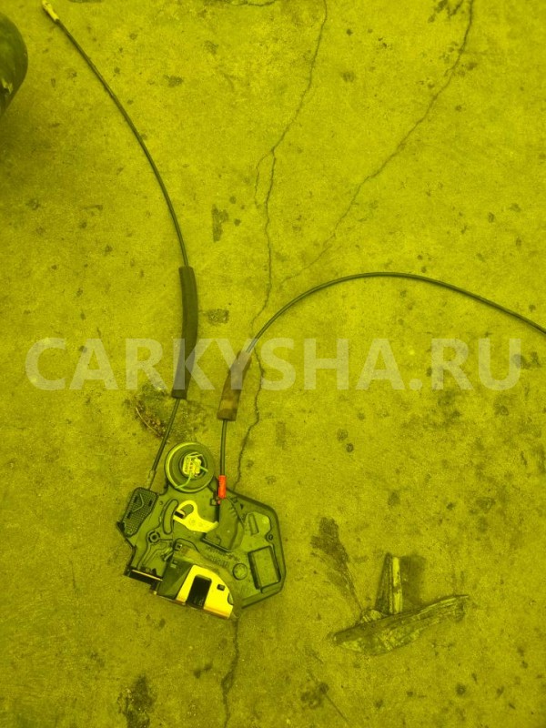 Замок двери Toyota Windom 