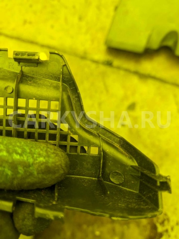 Уголок жабо Nissan Leaf 