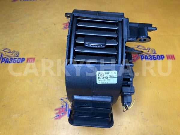 Дефлектор печки центральный правый Jaguar XF X250 Jaguar XF оригинальный номер C2Z16129