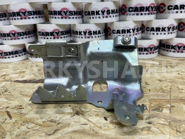 Кронштейн Toyota Hilux VIII Рестайлинг – пикап двойная кабина оригинальный номер 17578-0E030